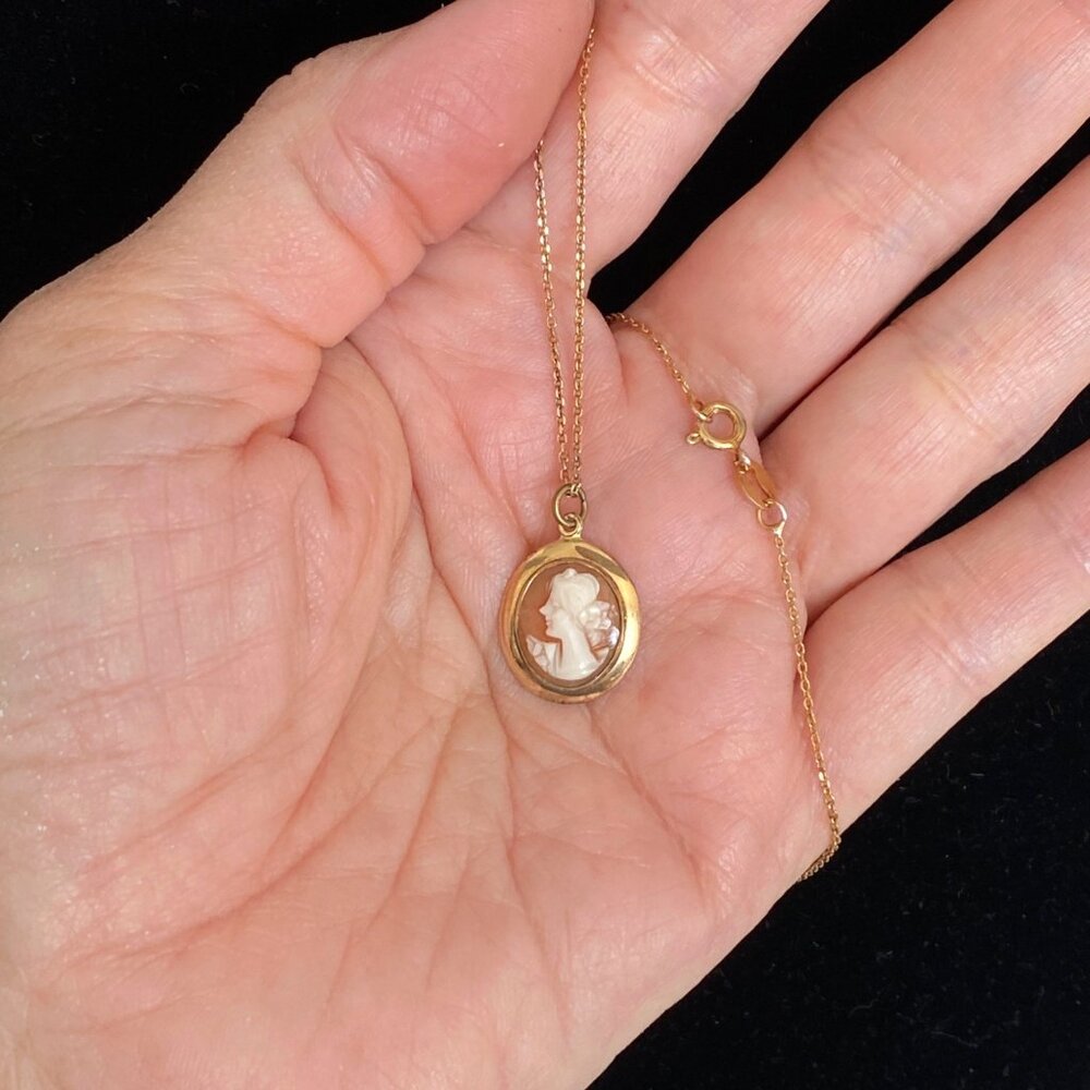 Antique Shell Cameo Rolled Yellow Gold Pendant 18in Gold Plated Sterling Chain - Picture 5 of 8